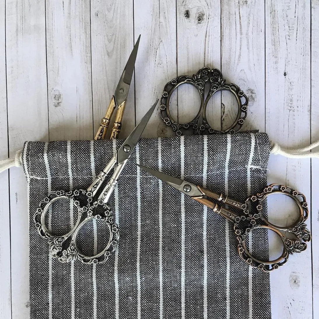 Vintage Floral Scissors